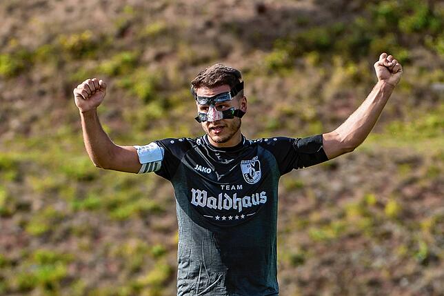 Grund für Jubel: Geheimfavorit SV Waldhaus mit Robin Bächle hatte als aktueller Tabellenzweiter häufiger Grund zum Jubeln.