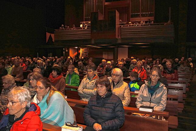 Gut besucht war der Gottesdienst in der Erzinger St-Georg-.Kirche, in deren Rahmen sich der Leiter der künftigen Großpfarrei An der ...