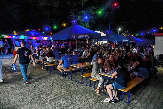 Beim Glonki-Sommerfest, hier eine Aufnahme von 2024, schätzen die Gäste den schönen Festplatz im Freien.