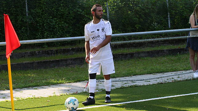 Klarer Sieg: Der eingewechselte Giuseppe Sangiorgio traf in der Nachspielzeit für die Spvgg. Wutöschingen zum 4:0-Endstand gegen die ...