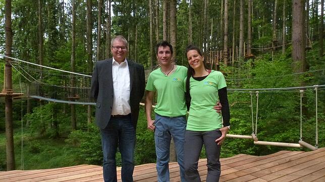 Nach Herzenslust Naturerfahrung sammeln beim Klettern in luftiger Höhe &ndash; das und mehr ist nun möglich im neuen Kletterwald ...