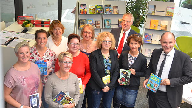 Sie wirken mit (von links): Alexandra Roth, Christina Türmer, Petra Wucherer, Sabine Baum, Gabriele Wingbermühle, Petra Petersen, Monika ...