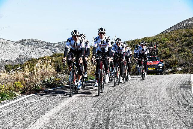 Das Team: Nico Denz mit seinen Kollegen vom Team Sunweb.