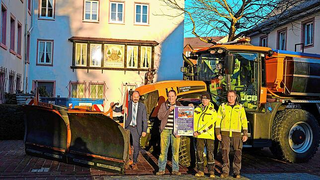 Das Bild zeigt die Organisatoren der Veranstaltung: Bürgermeister Josef Herdner (von links), Karl und Edgar Schwer sowie Harald Faller ...