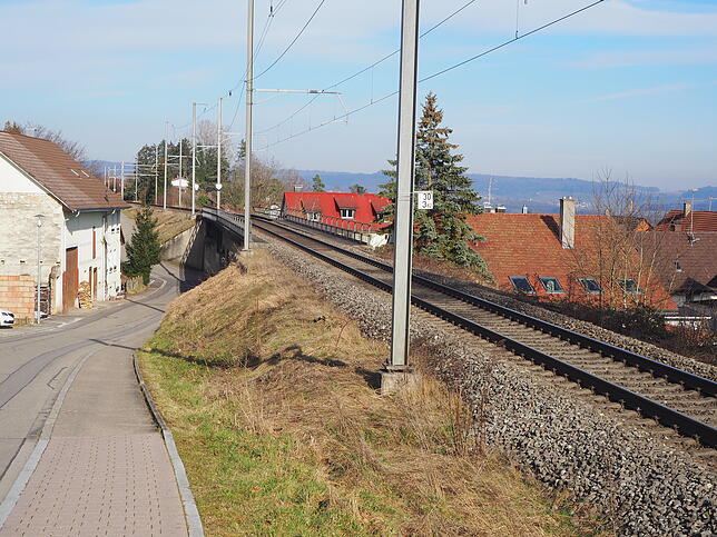 Es ist jetzt schon ziemlich eng beim Viadukt an der Brückenstraße.