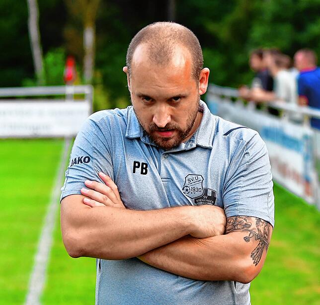 Sauer: Trainer Philip Brandl (Archivfoto) wartete beim 2:1-Siegtreffer des SV Jestetten in der Nachspielzeit vergeblich auf einen ...