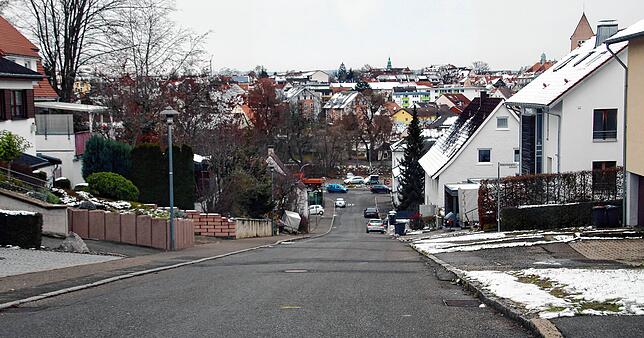 In der Alten Wolterdinger Straße – hier ein Bild von Ende November 2023 – wird im zweiten Halbjahr die Wasserleitung erneuert.