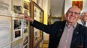 Egon Gerteis hat zu jedem Kalenderblatt in der Ausstellung, die im Foyer des Rathauses zu sehen ist, interessante Details zu berichten. ...