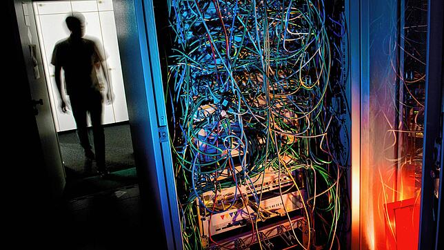 Landeskriminalamt und Innenministerium in Stuttgart warnen eindringlich vor Hackerangriffen, die bevorstehen könnten.