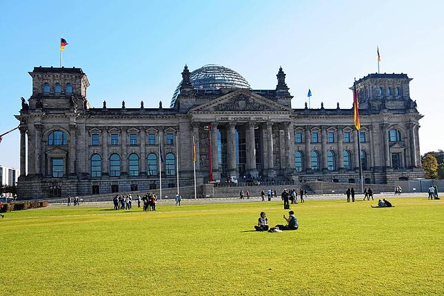 Erst in der Revolution von 1848 kam es erneut zu einer Erhebung des Volkes für die Freiheit in Deutschland. Heute symbolisiert das ...