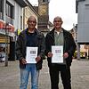 Angelo De Rosa und Hartmut Fricke präsentieren das Ergebnis der Umfrage zur Innenstadtentwicklung unter Gewerbetreibenden in Bad Säckingen.