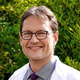 Das ist der neue Chefarzt der Konstanzer Kinderklinik, PD Dr. Peter Meißner. Er leitet die Kinderklinik seit 1. September 2020.