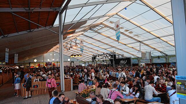 Bild 9: Klein Venedig wird zu Klein München, denn hier wird Oktoberfest am Bodensee gefeiert