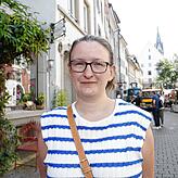 „Gottlob ist es über Nacht stehengeblieben“, sagt Anja Fuchs, Pressesprecherin der Stadt, denn allen ist daran gelegen, dass die Fassade ...