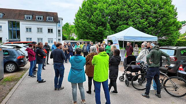 Das Interesse an der Baustellenbesichtigung ist groß. Foto: Stadtwerke Rheinfelden