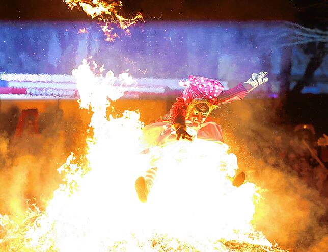 Bild 15: Heiße Nacht der Hexen