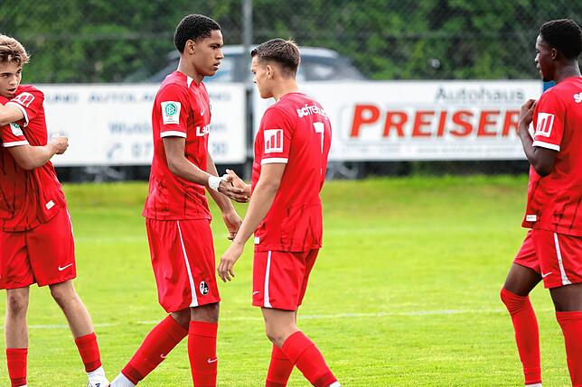 Bild 18: U19 des SC Freiburg gewinnt Test in Eggingen gegen den SV Schaffhausen mit 4:1 – wir haben Fotos!