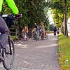 Markus Frieling und Neele Onnen sind hier an der Friedrichstraße öfter mit dem Fahrrad unterwegs. Gerade mit Kindern ist der kombinierte ...
