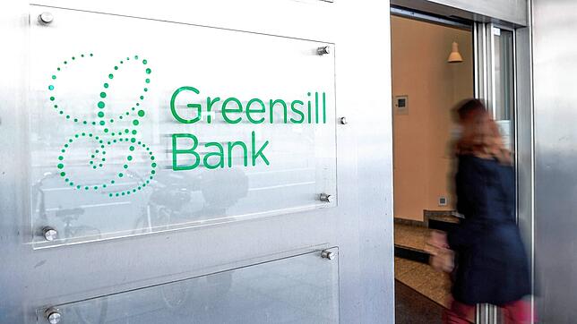Bremen: Ein Schild mit dem Firmennamen &ldquo;Greensill Bank&bdquo; hängt am Eingang der Bremer Privatbank. Die deutsche Finanzaufsicht ...