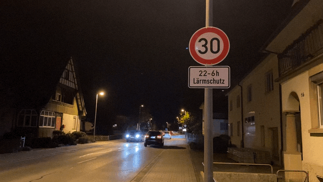 Von 22 Uhr bis 6 Uhr gilt auf einem Teilstück der Ortsdurchfahrt Jestetten Tempo 30. Die 2018 eingeführte Geschwindigkeitsbeschränkung ...