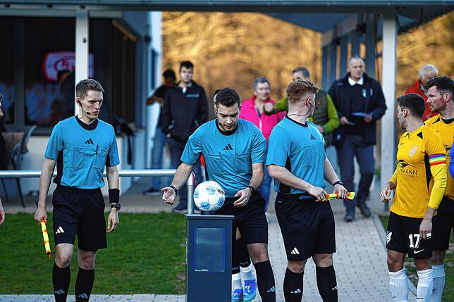 Bild 4: Der FC Gutmadingen sammelt wichtige Punkte gegen den FC Königsfeld – wir haben Bilder von der Partie