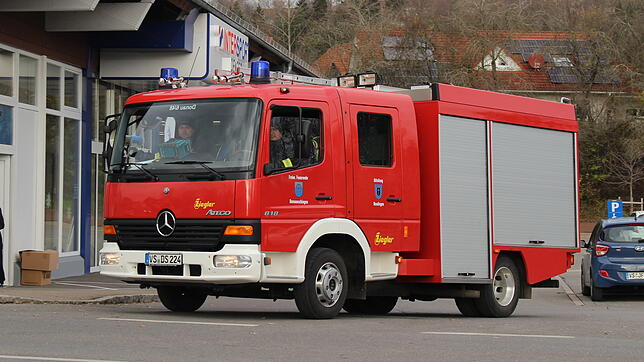 Warntag 2022: Von einem Feuerwehrfahrzeug aus wird eine Warn-Durchsage abgespielt.