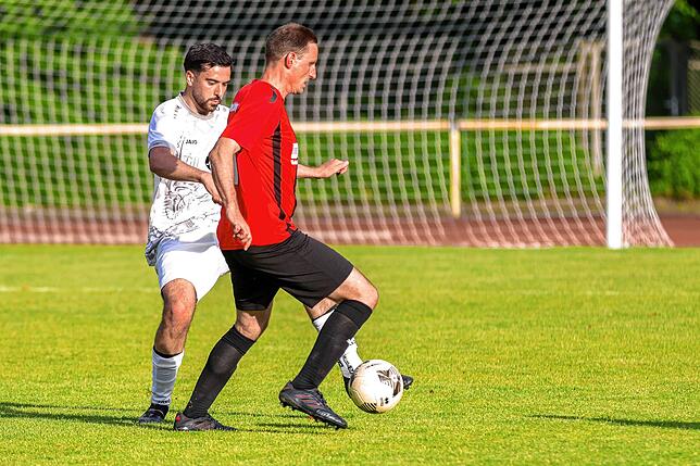 Bild 23: FC 08 Bad Säckingen unterliegt beim FC Tiengen 08 II mit 2:3 – und wir haben Fotos!