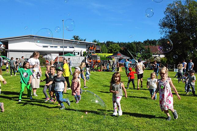Bild 27: Dorffest in Zoznegg: So feiert die Gemeinde Mühlingen ihr 50-jähriges Jubiläum in der Weiherbachhalle