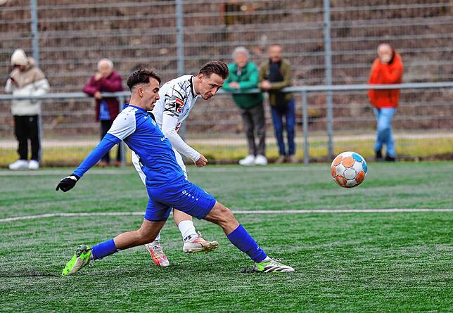 Bild 1: Unsere große Bildergalerie vom 8:1-Testspielsieg des FC 08 Villingen beim FC Radolfzell