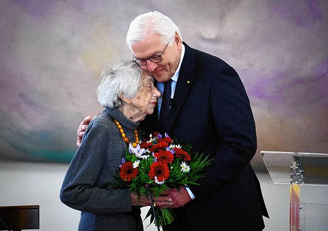 Bundespräsident Frank-Walter Steinmeier und Margot Friedländer im November 2023