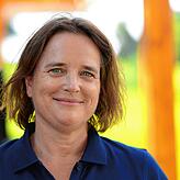 Clubmanagerin Katharina Enkelmann: „Wir haben hier ganz alte Obstsorten: Äpfel und Birnen. Darunter ist auch ein alter ...