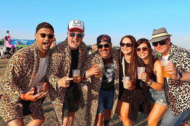 Bild 18: Wilde Outfits in Sicht: Das sind die modischsten Leute auf dem Southside Festival 2025