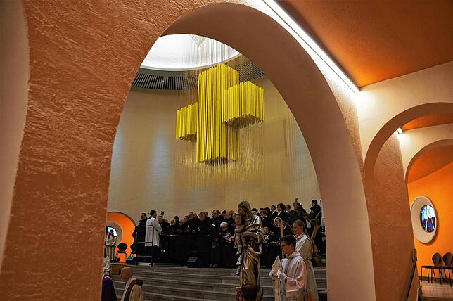 Bild 9: Die schönsten Bilder der Feier der Altarweihe in der Kirche St. Oswald in Stockach (Teil 2)