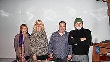 Von links: Medi Kohl, Barbara Rapp, Karsten Kellner und Roland Körner sorgten für das Wohl der Gäste im Pfarrsaal. Bild: Ralf Göhrig