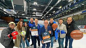 Jonas Hilsenbeck, Felicitas Heinrich, Lisa Erlenbusch von der Stadt VS, Jürgen Fischer und Jörg Kluge von der vivida bkk, OB Jürgen ...