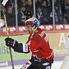 Colby Robak will auch in den nächsten zwei Jahren für die Wild Wings jubeln. Der kanadische Verteidiger hat in Schwenningen einen ...