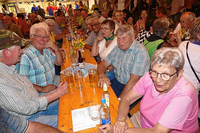 Bild 2: Bayerisches Wochenende begeistert seine Gäste mit Geselligkeit, Genuss und guter Laune.