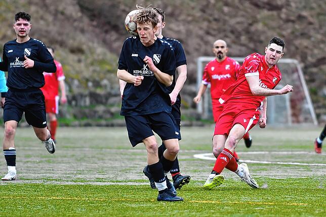 Bild 2: Die SG Weilheim-Gurtweil spielt 2:2 gegen den FC Bergalingen &ndash; und wir haben Bilder!