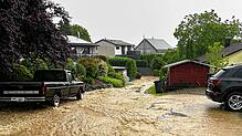 Eine Straße in Bitzenhofen wird zum Fluss.
