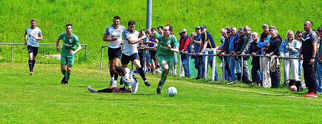 Bild 11: SV Buch besiegt SV Waldhaus im Derby mit 4:0 – und wir haben Fotos!