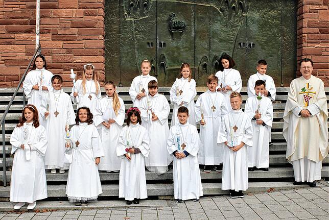 Die Erstkommunionfeiern haben nun auch in der Seelsorgeeinheit Jestetten stattgefunden. In feierlichen Gottesdiensten haben die Kinder ...