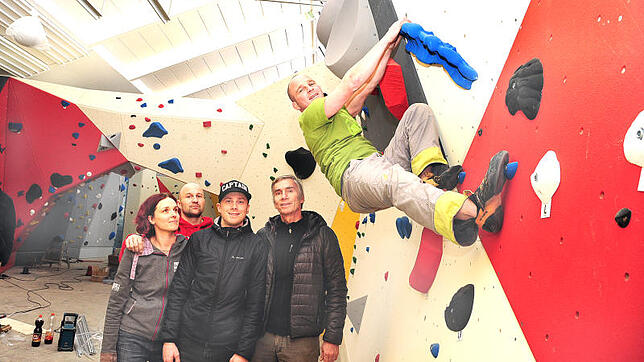 Tim Rothbauer (Zweiter von links) tritt als stellvertretender Vorsitzender des Alpenvereins, Sektion Schwarzwald, zurück. Bild: Jochen Hahne