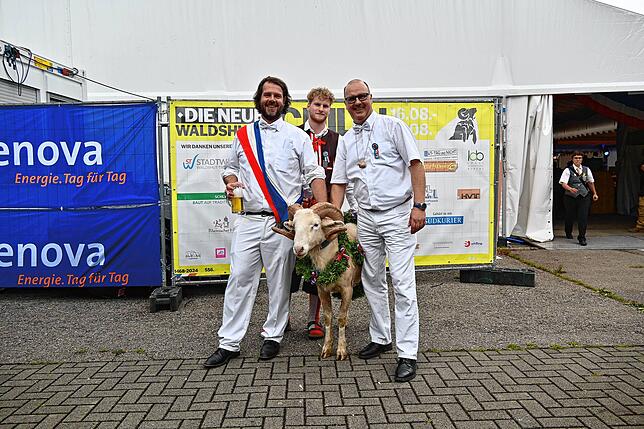 Bild 24: Bilder von der Bockverlosung