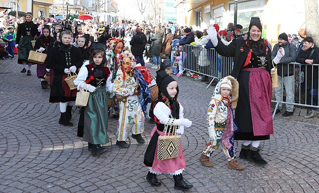 Bild 17: Narren erobern Donaueschingen: Die besten Bilder vom Umzug 2025