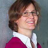 Prof. Dr. Bettina Braun ist Sprachwissenschaftlerin an der Universität Konstanz. Sie erforscht, wie Menschen Sprachen lernen und Wörter ...