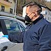 Die Stadt Waldshut-Tiengen hat auf dem Chilbiplatz in Waldshut ein Corona-Testzentrum eingerichtet. Auf unserem Archivbild überreicht ...