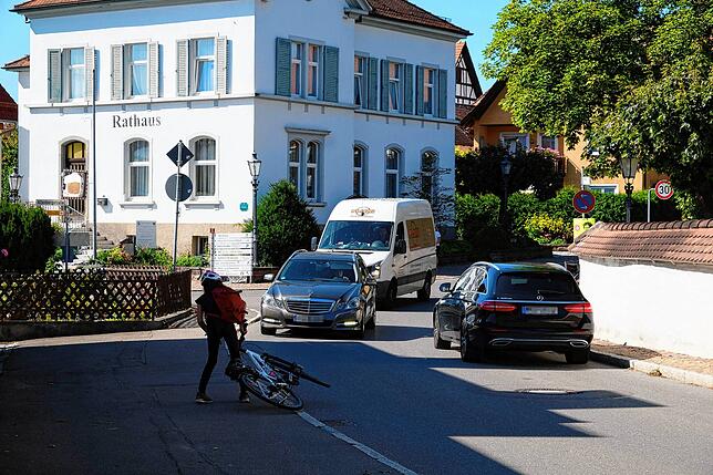 Die unübersichtliche Straßensituation in Kippenhausen kann in Verbindung mit erhöhter Geschwindigkeit zu Gefahrensituationen führen.