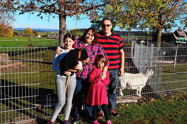Familie Teichmann mit Ashley, Mutter Dorothea, der kleinen Schwester Kathy und Vater Bernd ist zur Familien-Reha in der Nachsorgeklinik ...