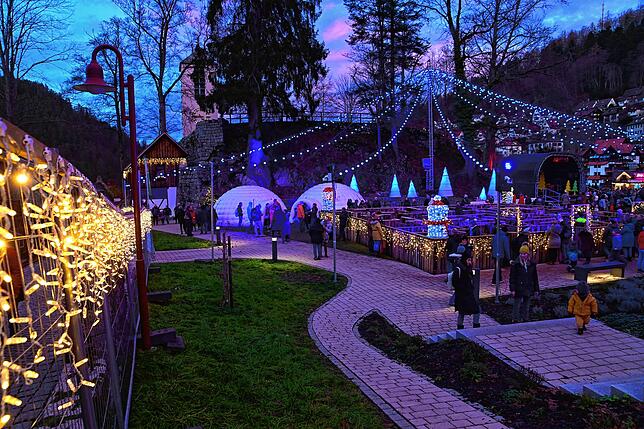 Bild 34: Jetzt ist die Weihnachtszauberei voll im Gang: Bilder vom besucherstärksten Tag in Triberg