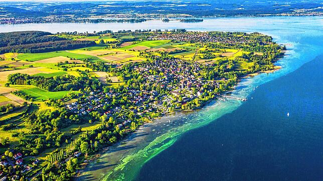 Blick auf von oben auf die Höri. Der Tourismus in Gaienhofen bewegt sich wieder auf Vorkrisenniveau. Trotz geringerer Ankünfte brach die ...
